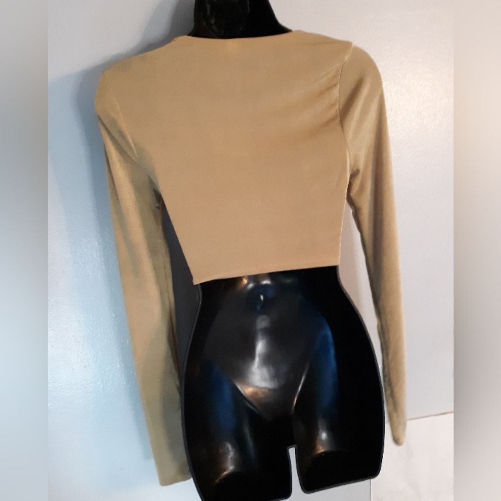 May Pink gold long sleeve snap down crop top - Picture 4 of 4